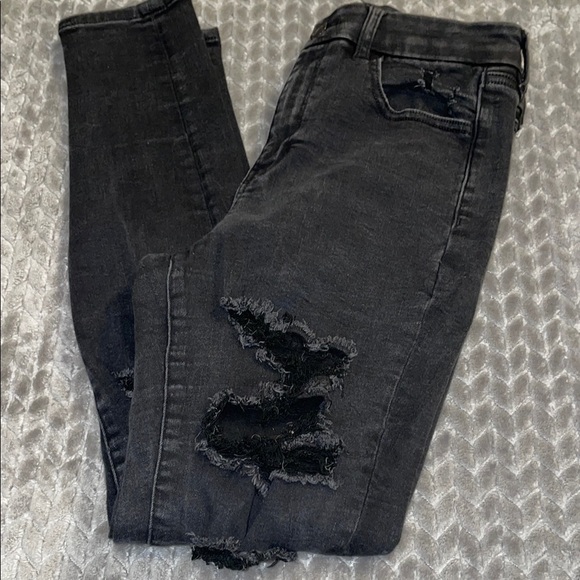 American Eagle Curvy Hi-Rise Black Distressed Jeggings.  Black. Size 10 - Picture 1 of 12